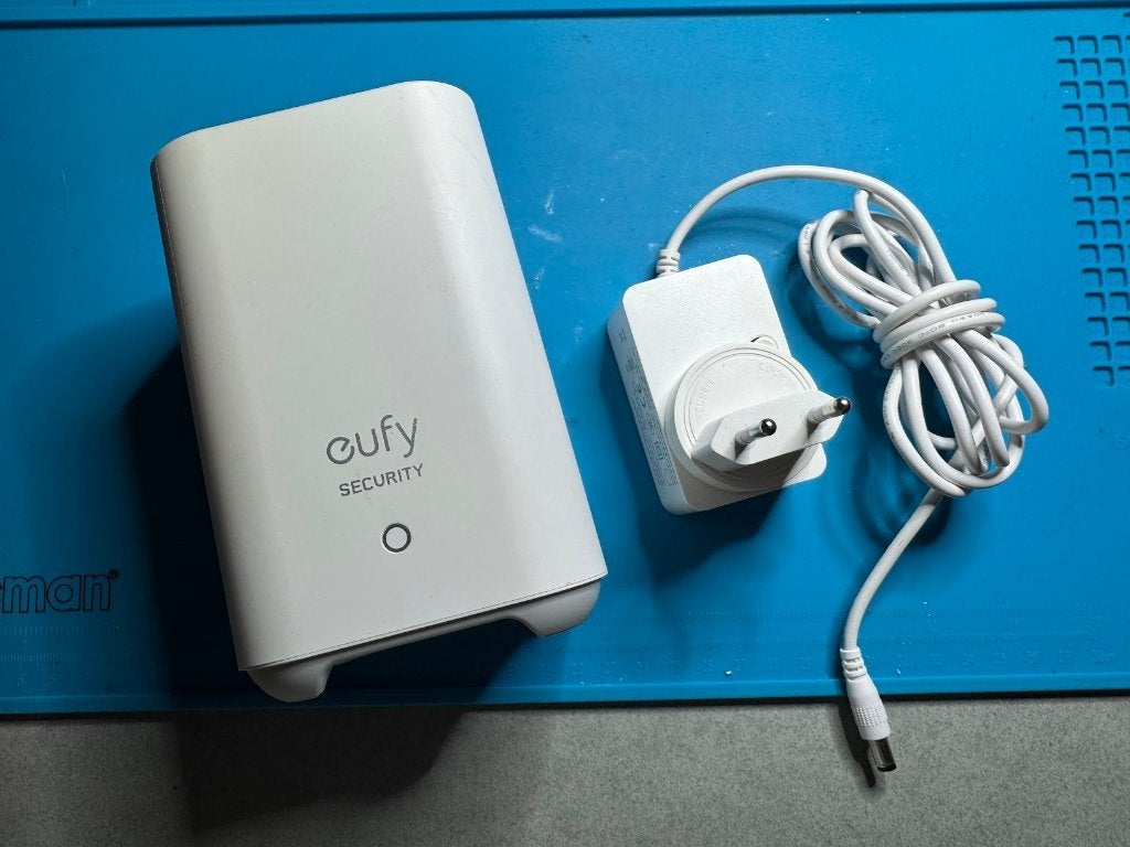 Eufy Security HomeBase 2, Ophalen of Verzenden, Compatibel met smartphone, Zo goed als nieuw, Draadloos