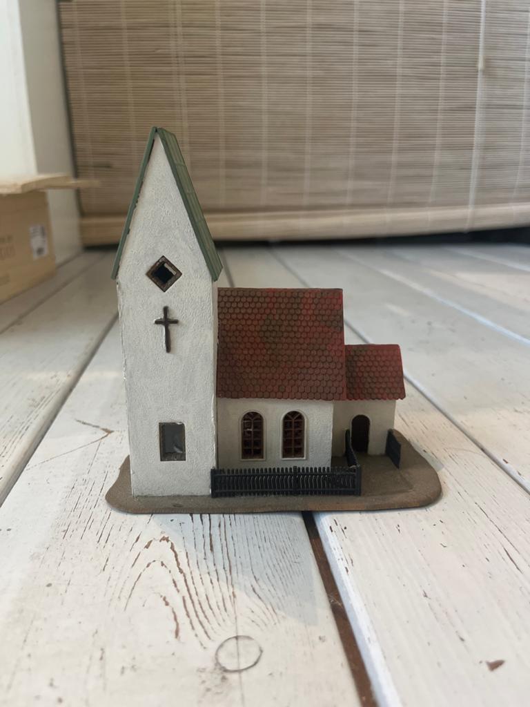 Kerk miniatuur modelbouw diorama, Hobby en Vrije tijd, Modelbouw | Figuren en Diorama's, Zo goed als nieuw, Diorama, 1:50 of kleiner