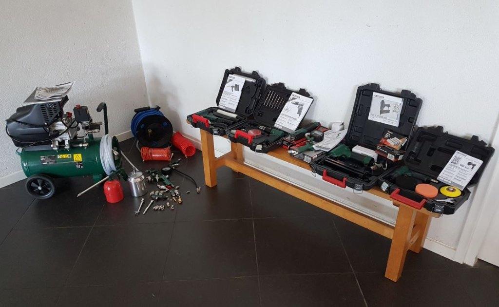 Persluchtcompressor met veel toebehoren, Doe-het-zelf en Verbouw, Compressors, Ophalen, 6 tot 10 bar, Zo goed als nieuw, Minder dan 200 liter/min