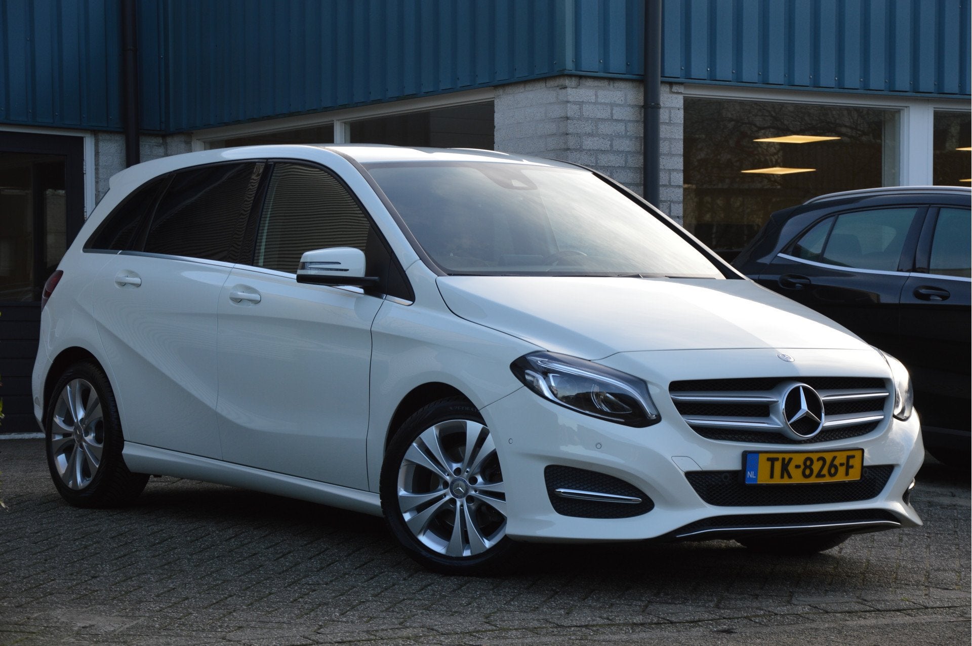 Mercedes-Benz B-Klasse 180 URBAN | PDC | LED | NAVI | STOELV, Auto's, Voorwielaandrijving, 12 maanden, Gebruikt, 4 cilinders