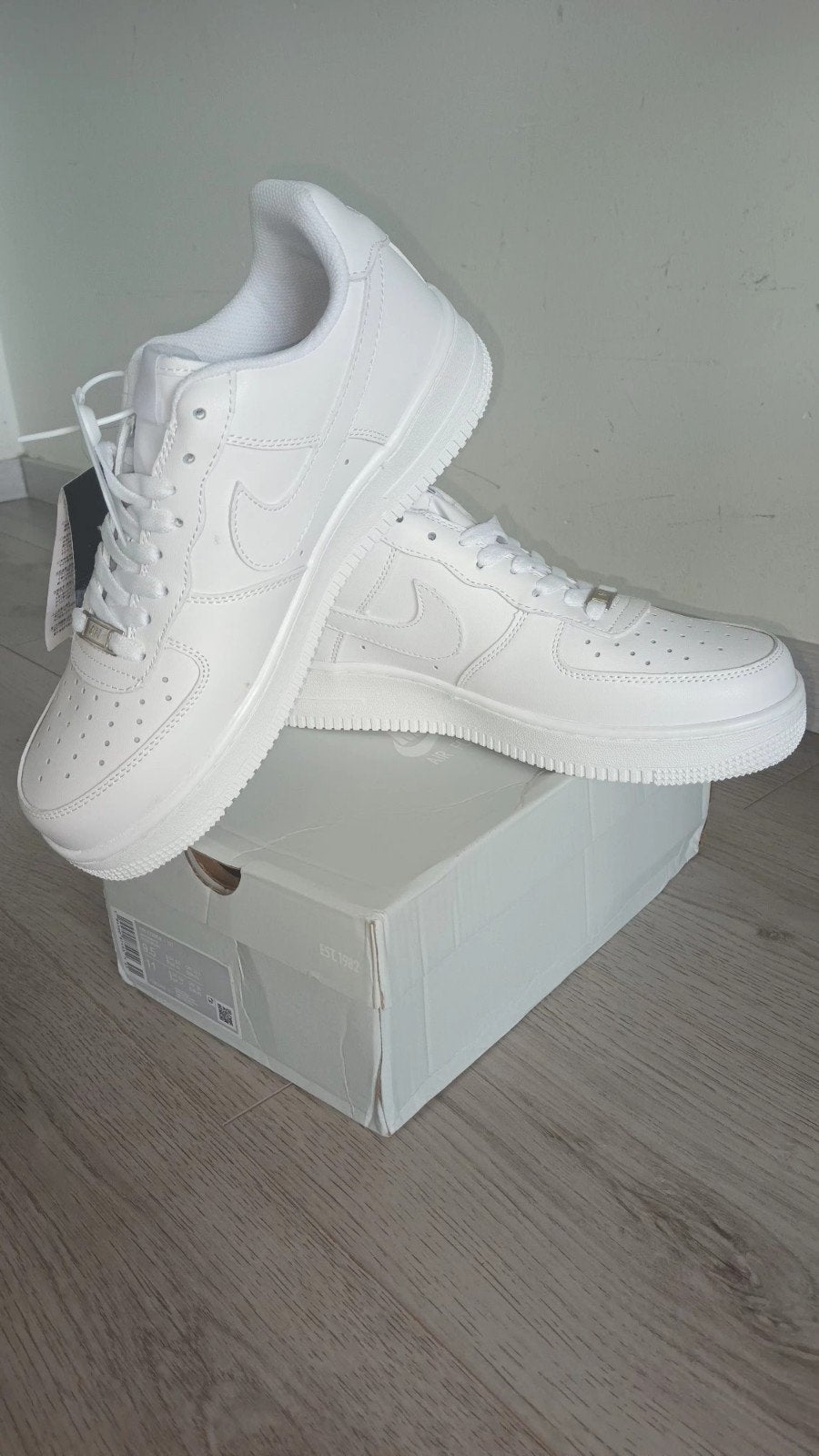 Nieuwe Nike Air Force 1 '07 Sneakers - Maat 43, Ophalen of Verzenden