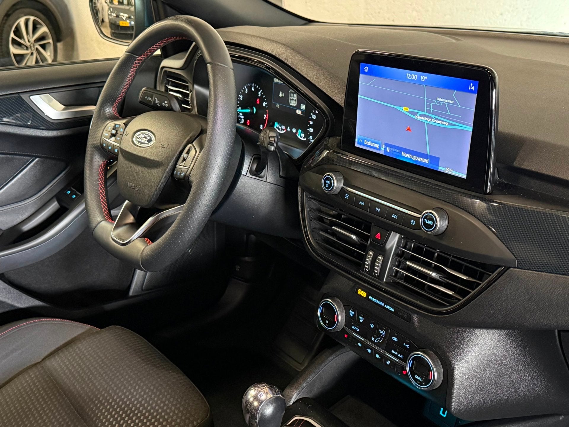 Ford Focus Wagon 1.0 EcoBoost ST Line|Navi|Clima|Cruise|Deal, Auto's, Ford, Gebruikt, Zwart, Automatische klimaatregeling, Origineel Nederlands
