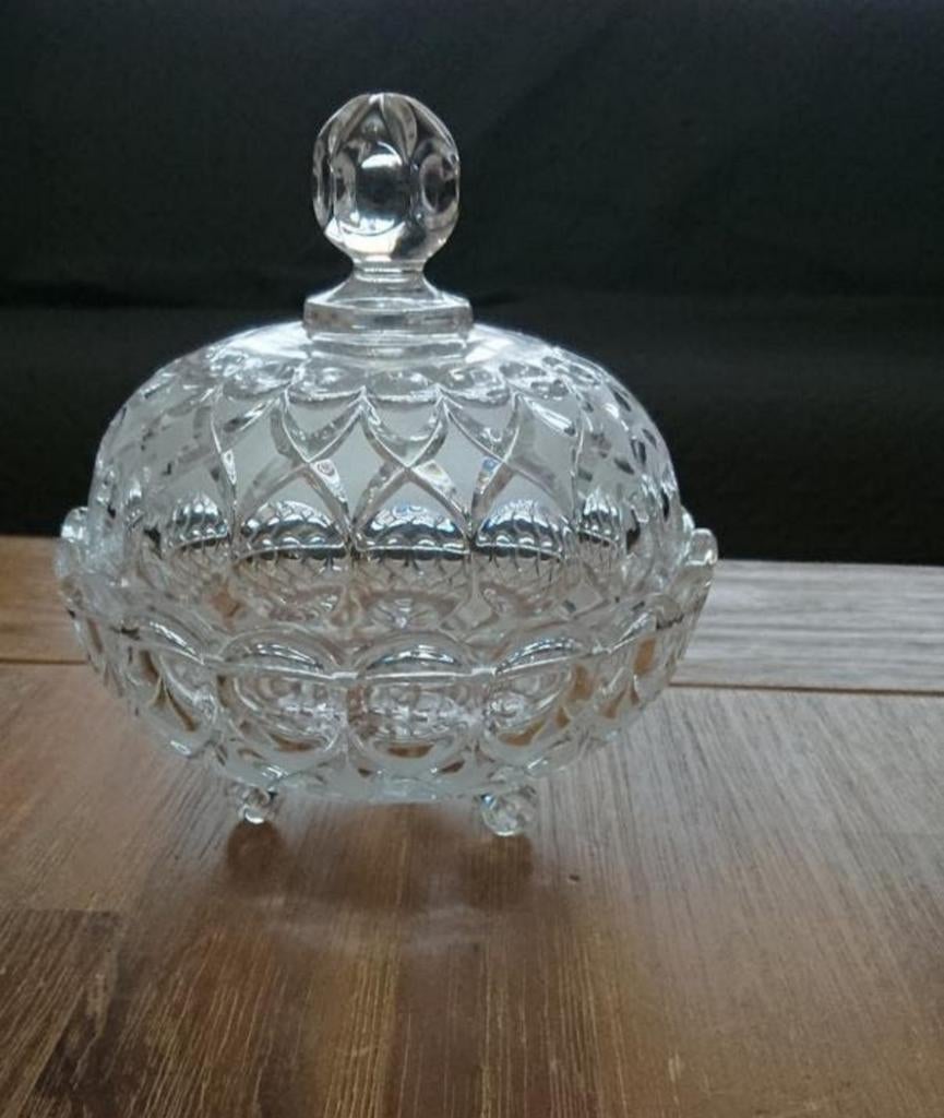 Kristallen schaal met deksel - 17 cm - Nieuw, Antiek en Kunst, Antiek | Glas en Kristal, Ophalen of Verzenden
