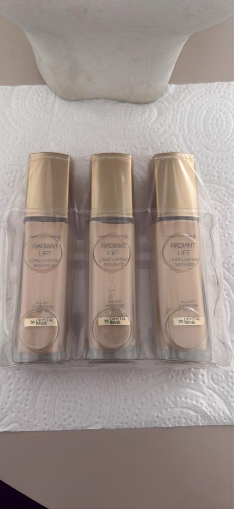 Max Factor Radiant Lift Foundation 33 Crystal Beige (3x), Sieraden, Tassen en Uiterlijk, Uiterlijk | Cosmetica en Make-up, Nieuw
