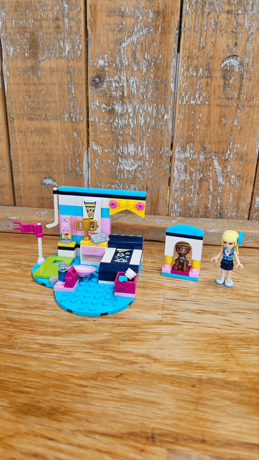 Lego Friends 41328 Stephanie's slaapkamer

Set is gecontrole, Lego, Inclusief accessoires, Friends, Ophalen of Verzenden