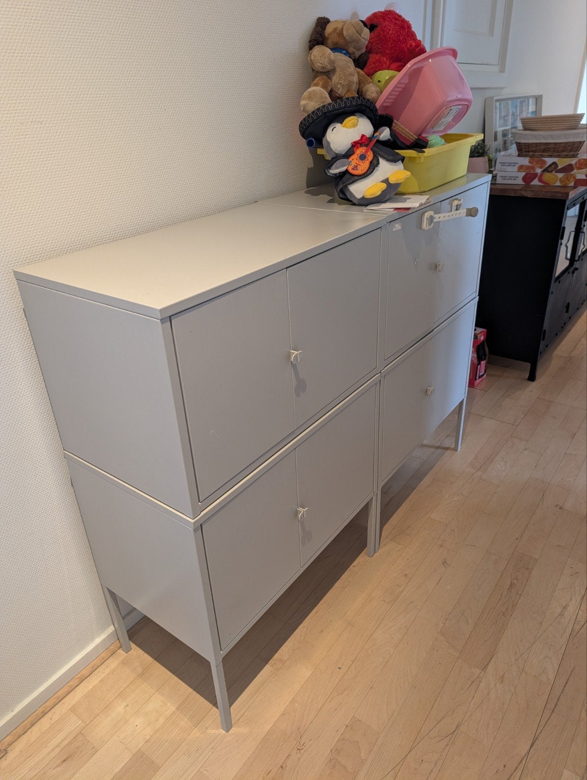 Ikea Lixhult metalen kasten - 4 stuks met 6 extra poten, Huis en Inrichting, Ophalen