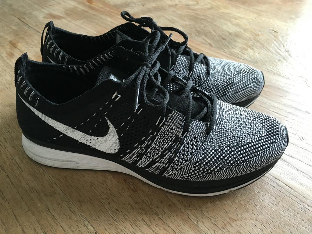 Nieuwstaat Nike Flyknit Trainer Yeezy Oreo Sneakers 40.5, Zwart, Ophalen of Verzenden, Sneakers of Gympen, Zo goed als nieuw