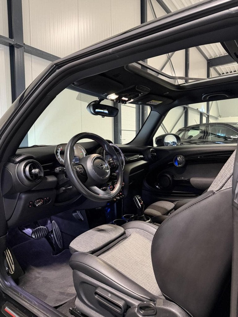 Mini Cooper 1.5 136PK Dalston edition JCW-pack Pano Carplay, 136 pk, Gebruikt, Euro 6, 4 stoelen