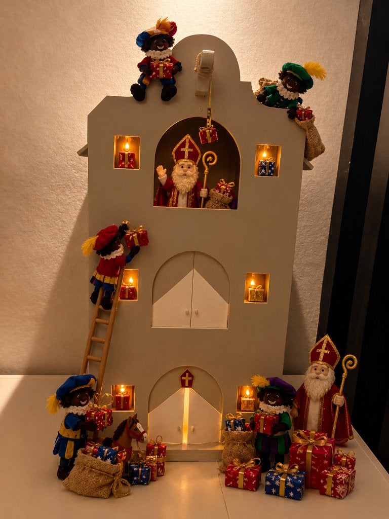 Pakhuis van Sinterklaas, Ophalen, Zo goed als nieuw, Poppenhuis