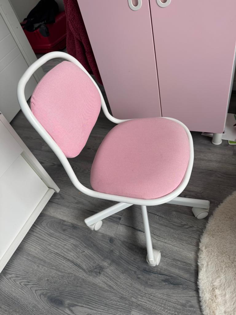 Ikea kinderbureaustoel orfjall, Huis en Inrichting, Bureaustoelen, Ophalen, Zo goed als nieuw, Roze, Bureaustoel