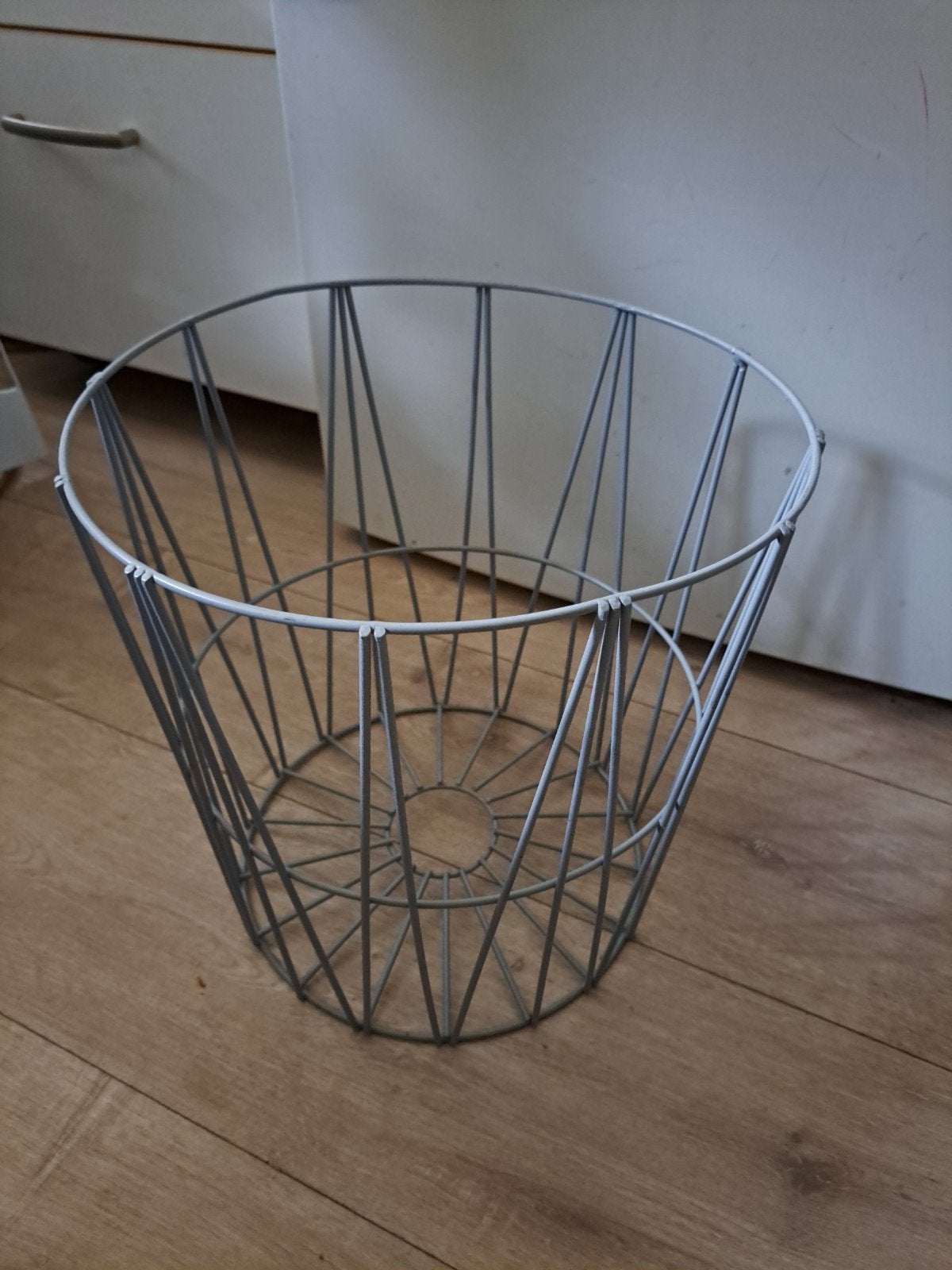 mooie grote ijzeren mand nieuw, Huis en Inrichting, Ophalen, Nieuw