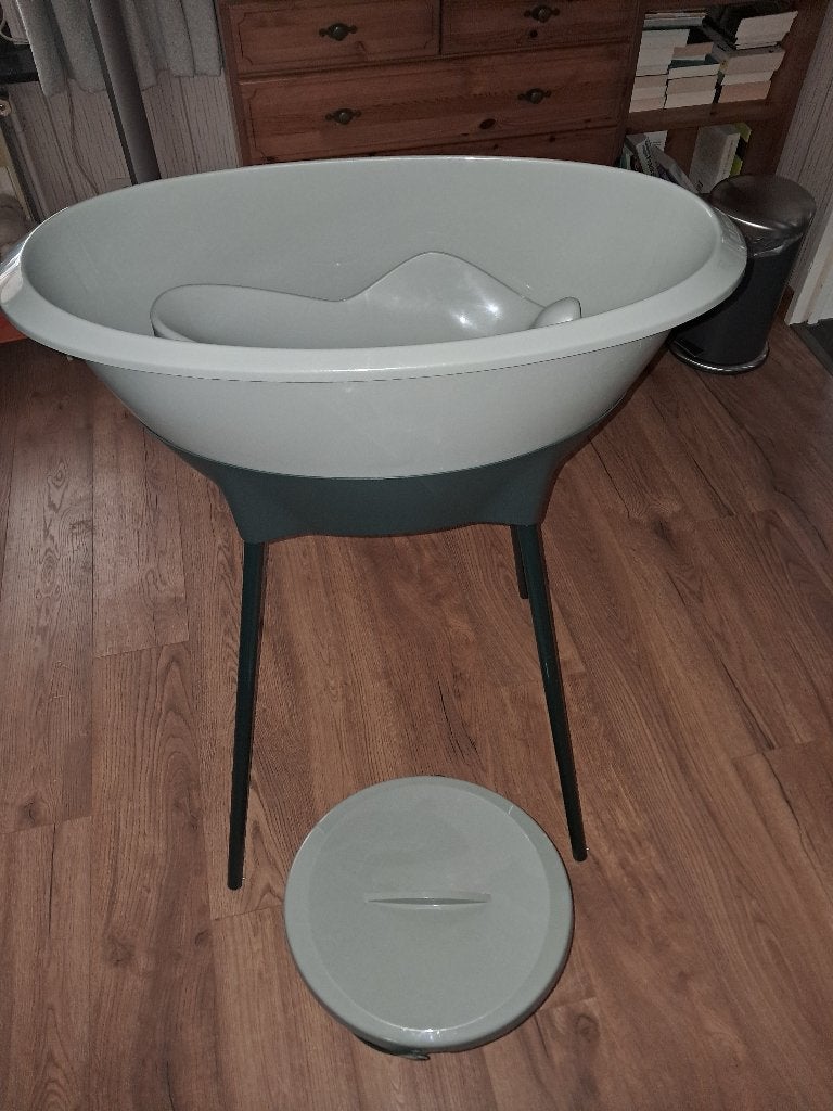 babybad met standaard, Zo goed als nieuw, Badje, Standaard, Ophalen