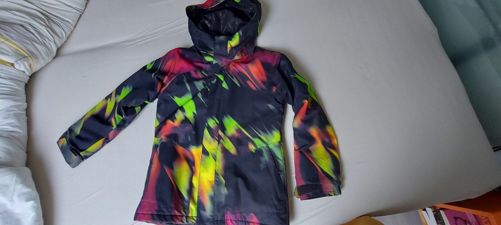 Nieuwe Volcom winterjas met sneeuwvanger (maat 164-170), Jongen of Meisje, Nieuw, Ophalen of Verzenden, Volcom