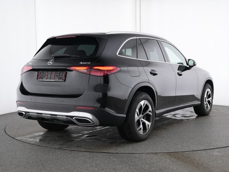 Mercedes-Benz GLC 300 e 4MATIC Plug-In Hybride Trekhaak | Pa, Automaat, 12 maanden, Zwart, Leder en Stof