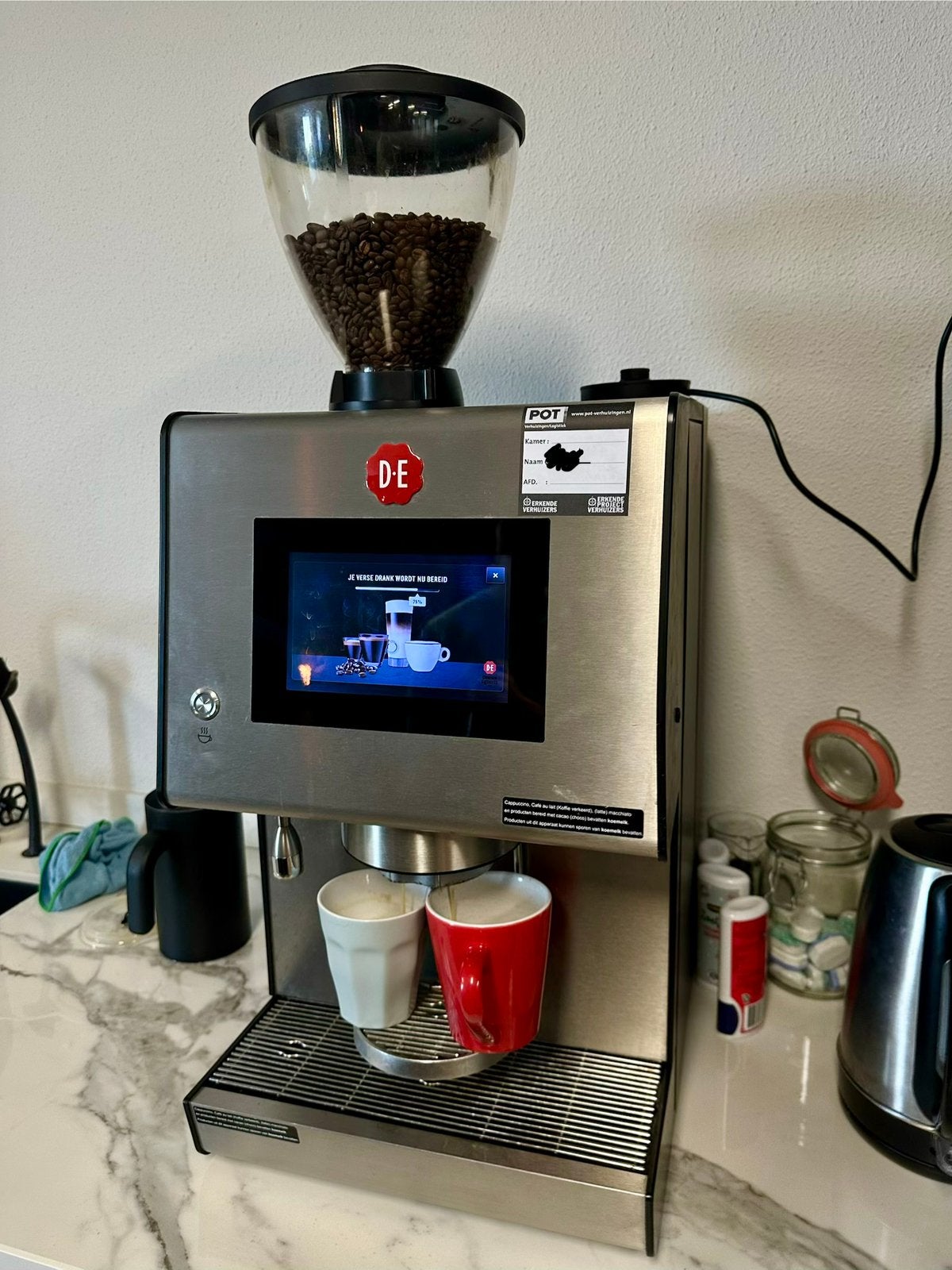 Douwe Egberts Barista ONE professionele koffiemachine, Ophalen, 10 kopjes of meer, Koffiemachine, Gemalen koffie