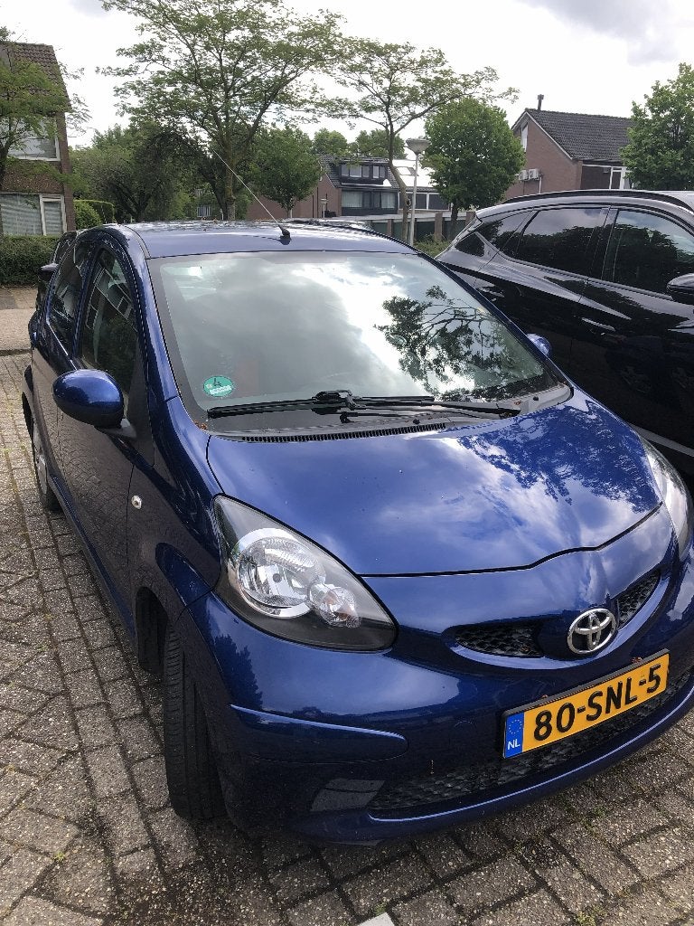 Toyota Aygo, Auto's, Toyota, Particulier, Aygo, Benzine, Hatchback, Handgeschakeld, Blauw, Grijs, Stof