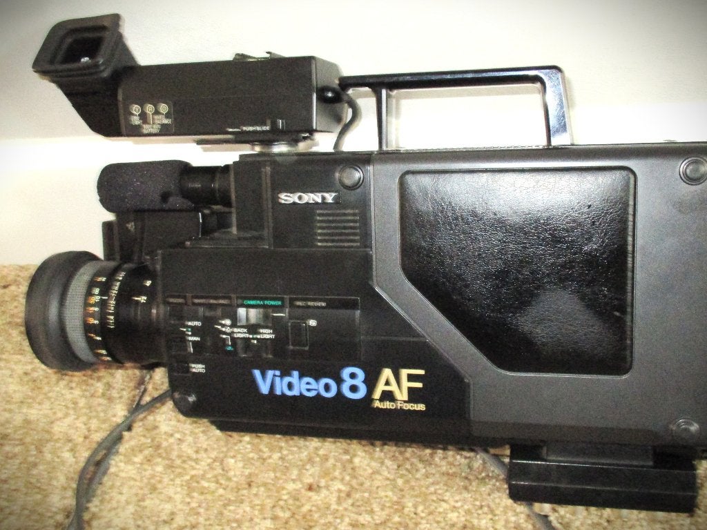 Foto 11 van Sony Handycam CCD V8 AF~Incl.Aver Media Ezmaker en Koffer