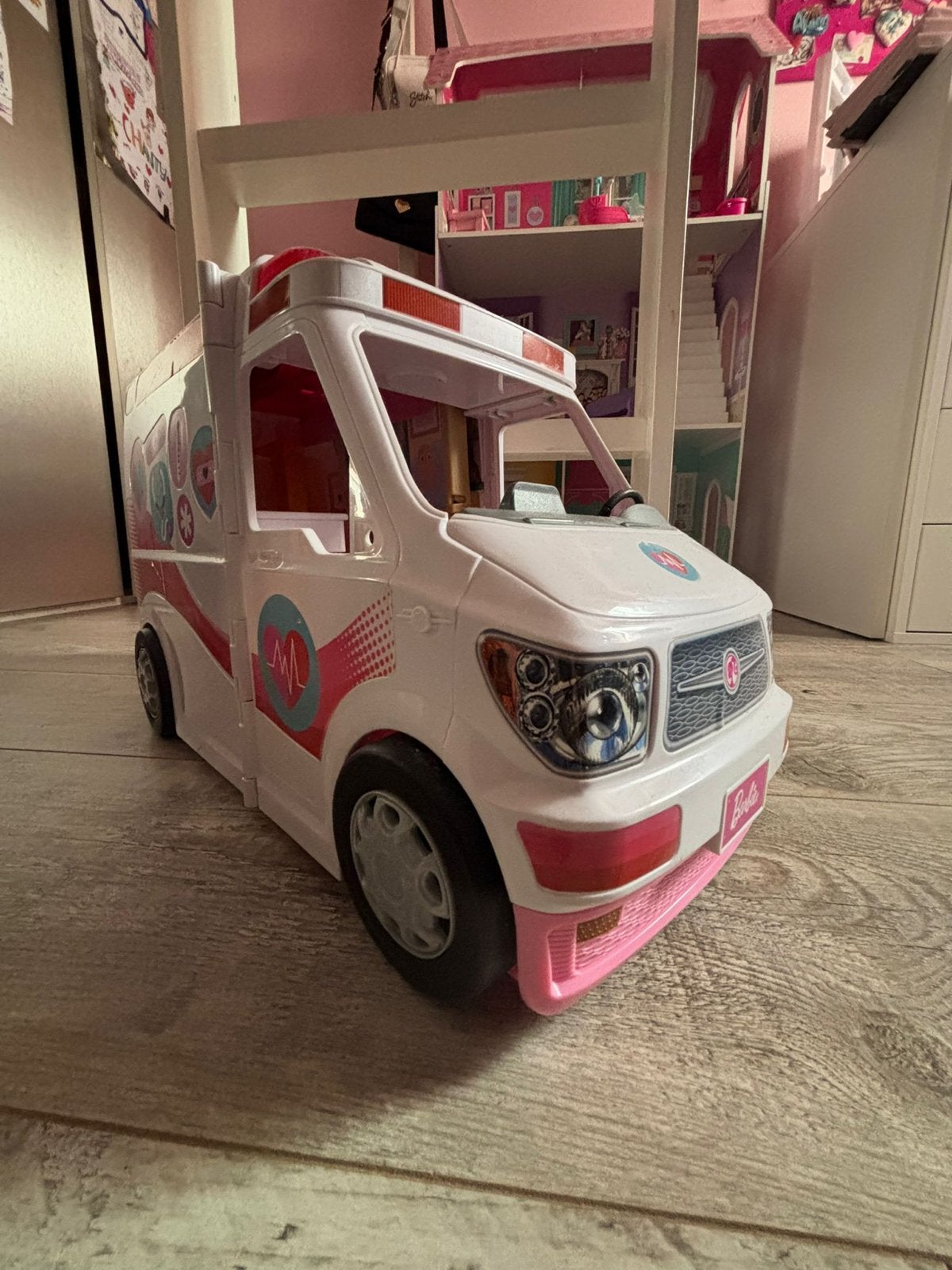 Barbie ambulance - Speelset met accessoires, Ophalen of Verzenden, Zo goed als nieuw