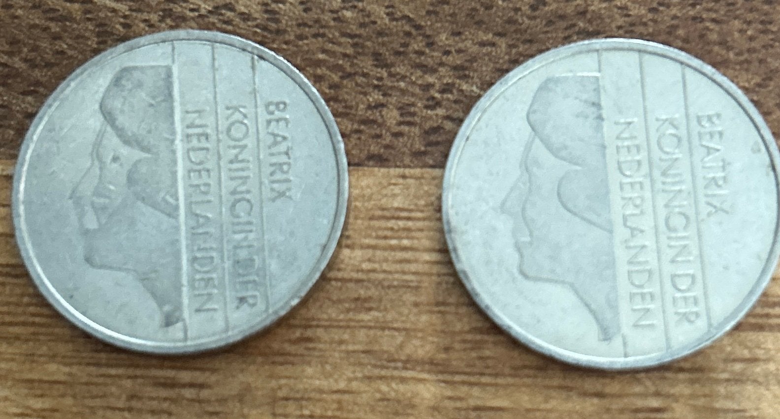 2x 1 Gulden Munt 1987 & 2000 - Koningin Beatrix, Postzegels en Munten, Munten | Nederland, Ophalen, Koningin Beatrix, 1 gulden