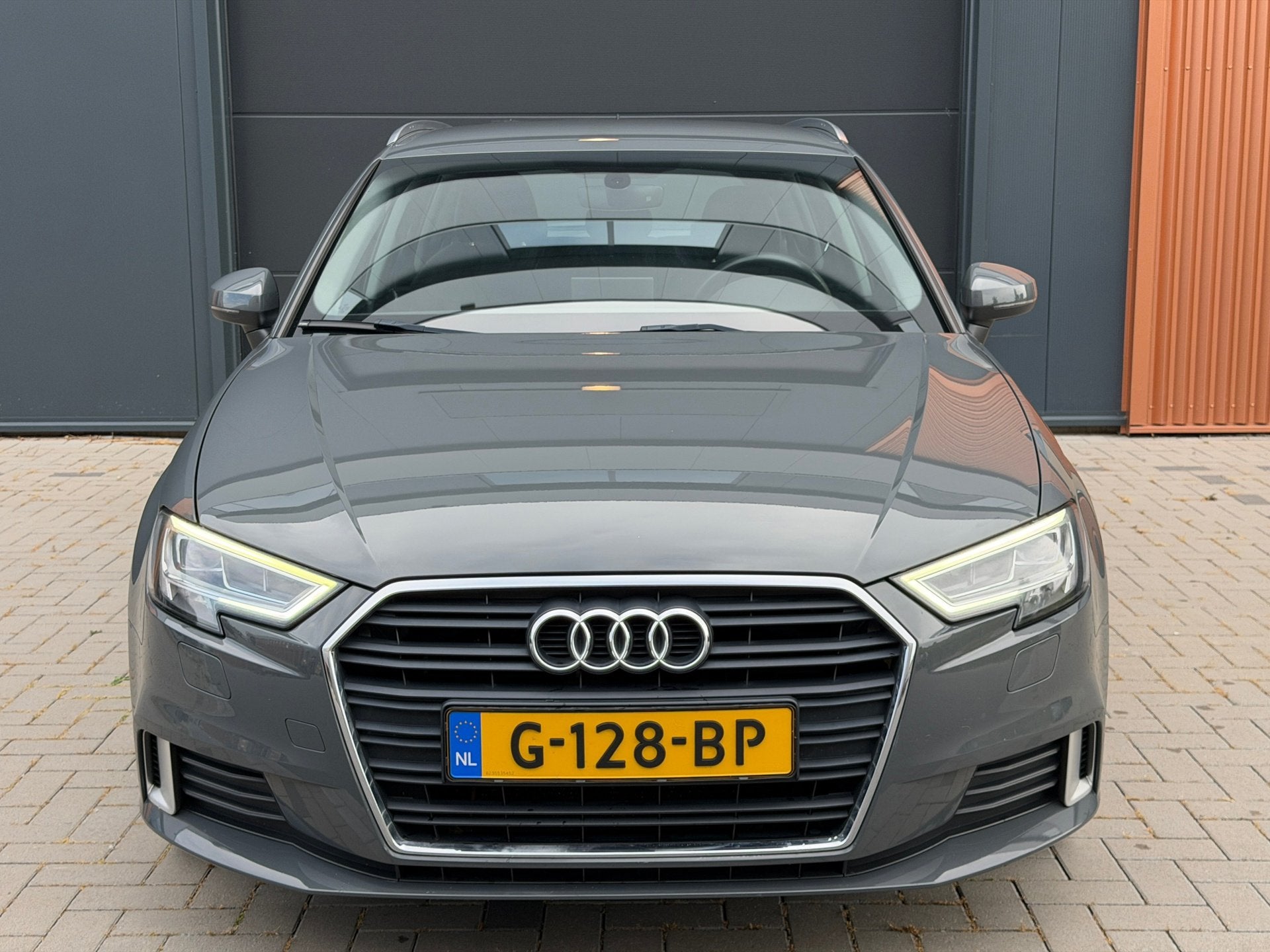 Audi A3 Sportback 30 TFSI Sport S Line Edition|Goed Onderhou, Gebruikt, Origineel Nederlands, Bedrijf, 1180 kg