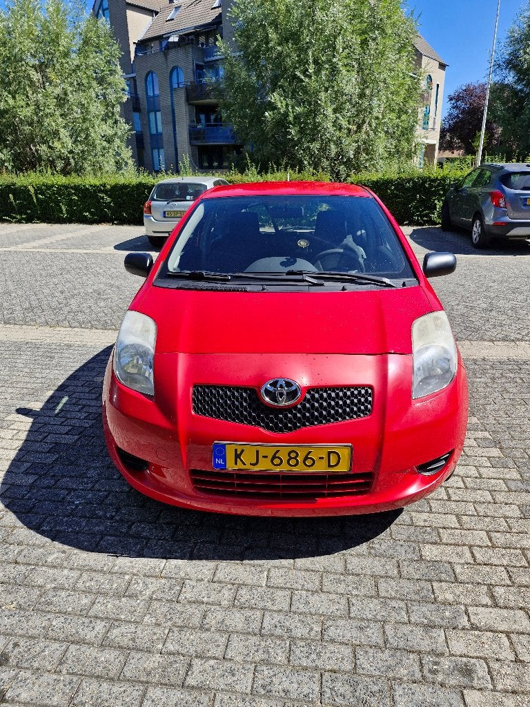 Toyota Yaris 1.0 12V Vvt-i 3DR Terra 2008 Rood, Voorwielaandrijving, 40 €/maand, 750 kg, Handgeschakeld