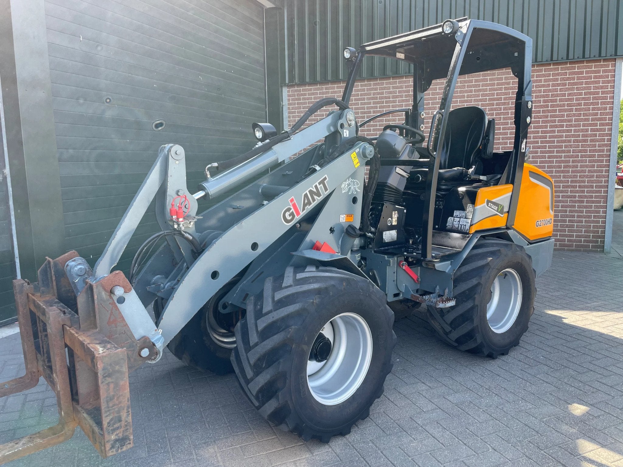 Giant 2700HD (bj 2020), Wiellader of Shovel