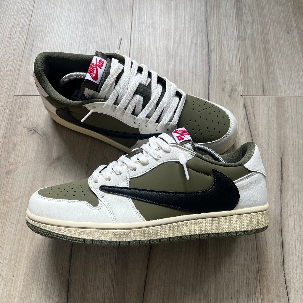 Nike Air Jordan 1 Low Travis Scott Medium Olive 42 tot 44, Wit, Nike, Nieuw, Ophalen of Verzenden