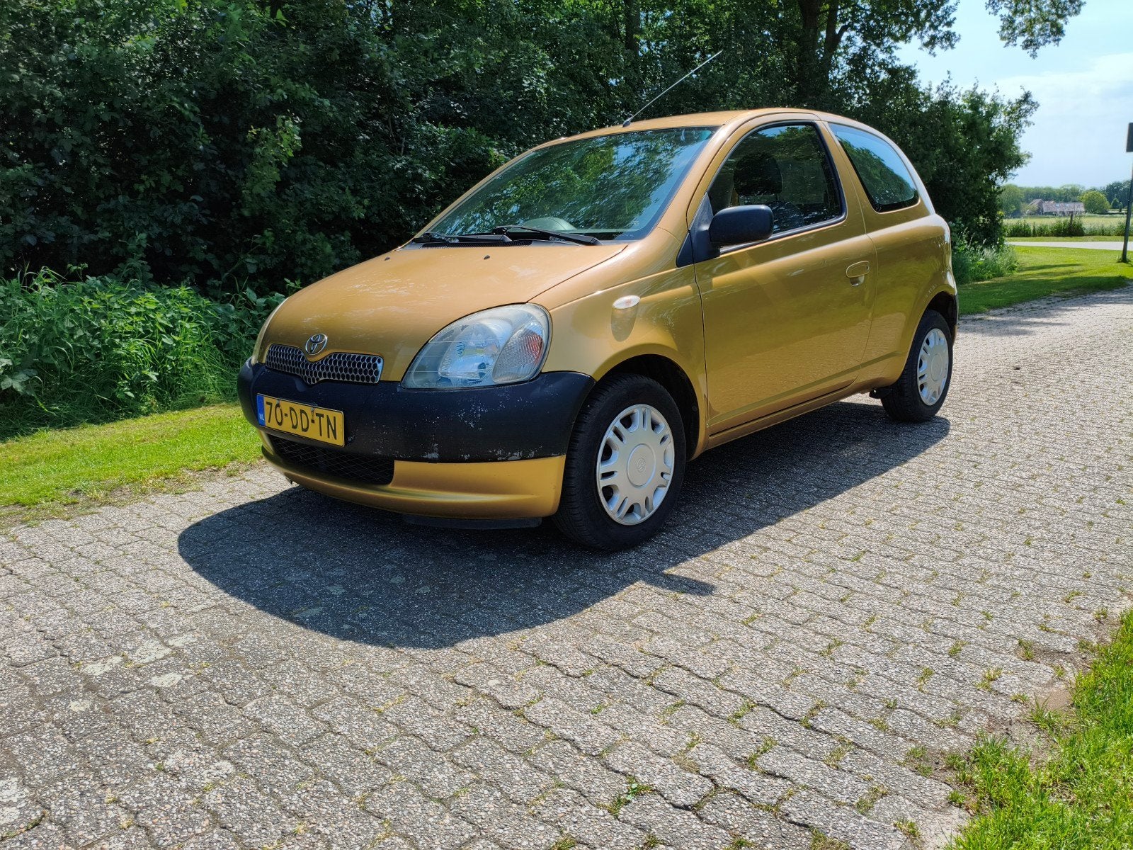 Toyota Yaris 1.0 16V Vvti 3DR 1999 Geel, Voorwielaandrijving, 4 cilinders, 400 kg, 68 pk