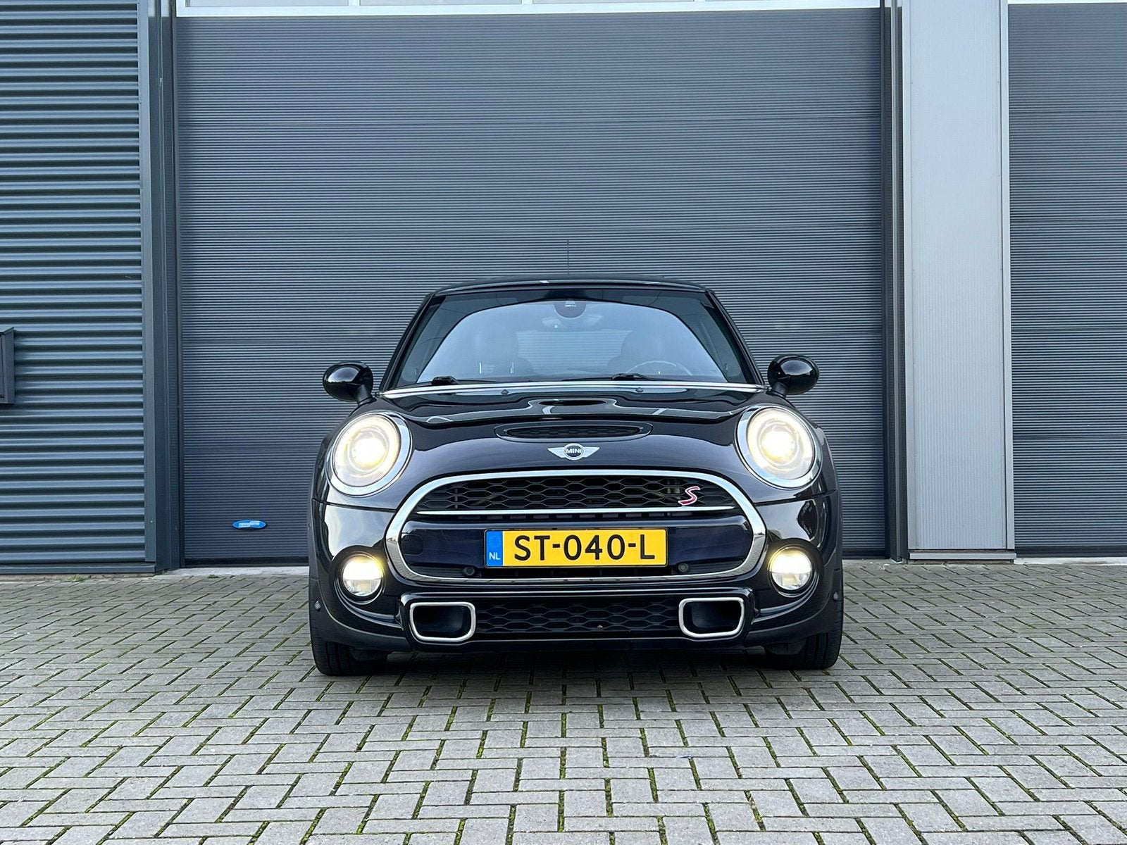 Mini 2.0 Cooper S 2015 Zwart, Voorwielaandrijving, 1998 cc, 4 stoelen, Leder