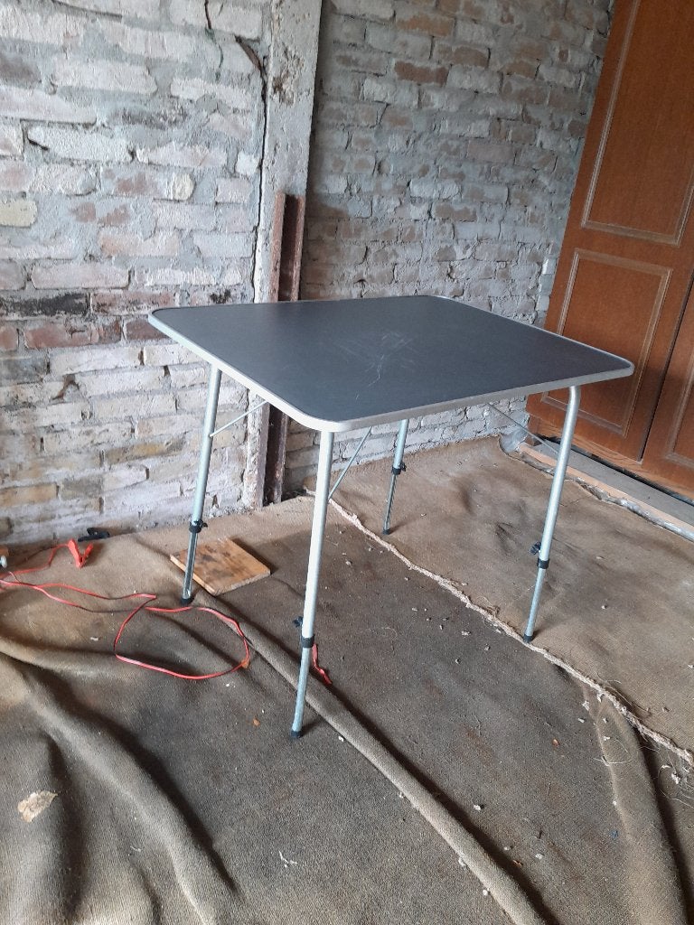 Handig inklapbaar camping tafeltje in hoogte verstelbaar., Ophalen of Verzenden, Gebruikt, Campingtafel
