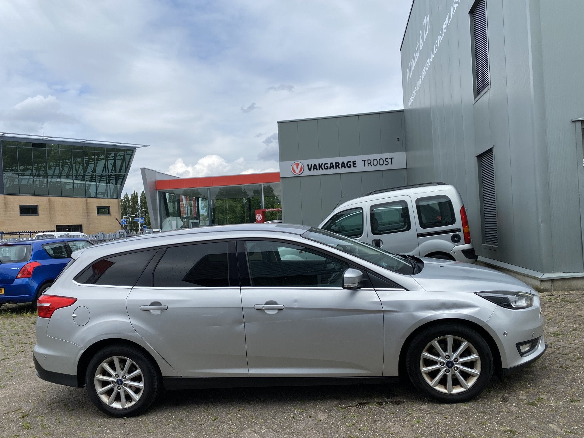 Ford FOCUS Wagon 1.0 ST-Line,APK T/M 30-08-2026,Navigatie,Ac, Auto's, Stof, Gebruikt, Euro 6, 14 km/l