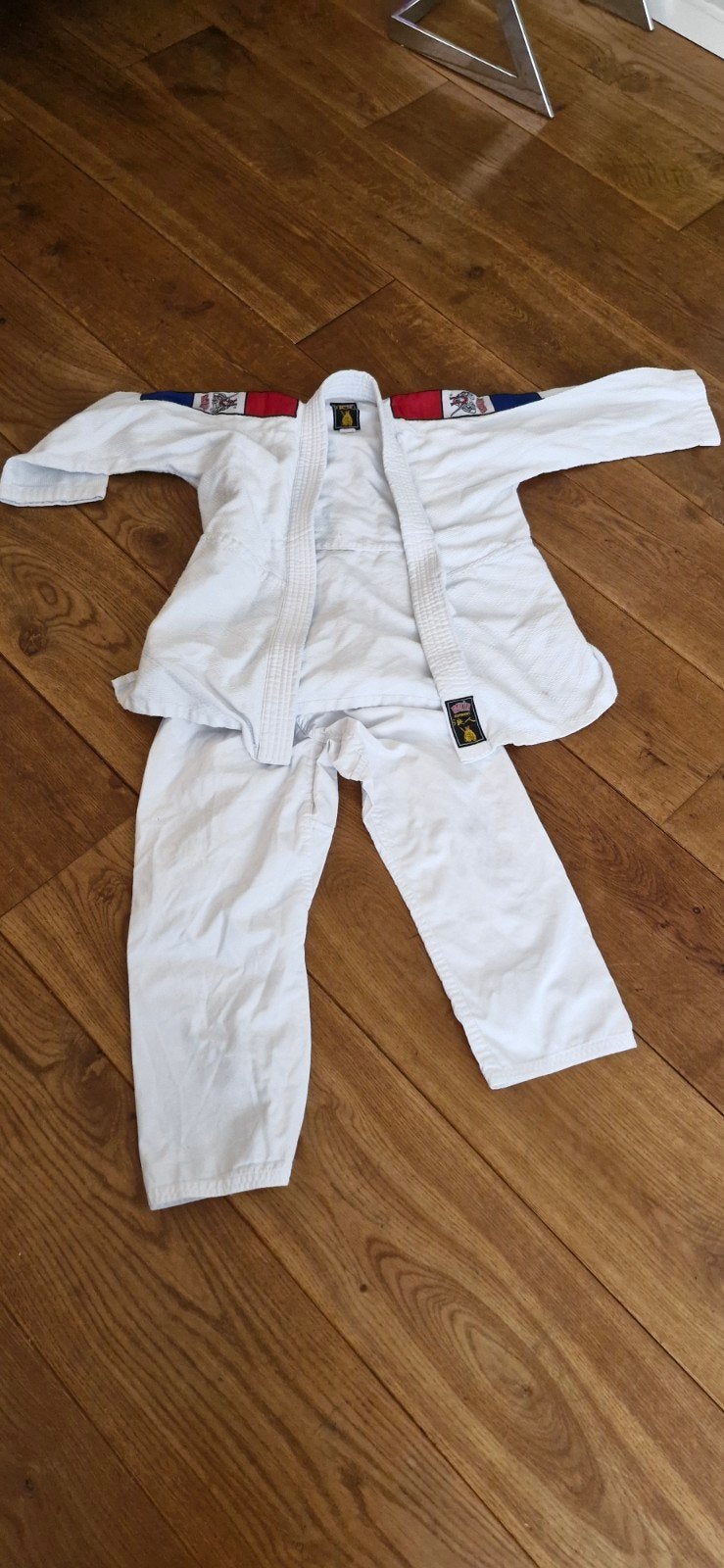 Wit vechtsportpak 120 cm - 100% katoen, Sport en Fitness, Vechtsporten en Zelfverdediging, Gebruikt, Maat XS of kleiner, Judo