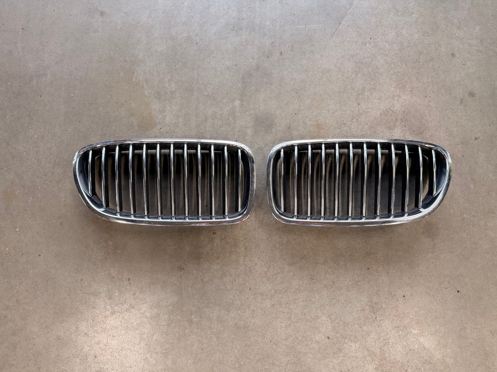 BMW F10/F11 Nieren Grill Set Origineel | Nette staat, Auto-onderdelen, Carrosserie en Plaatwerk, Gebruikt, Voor, Ophalen of Verzenden