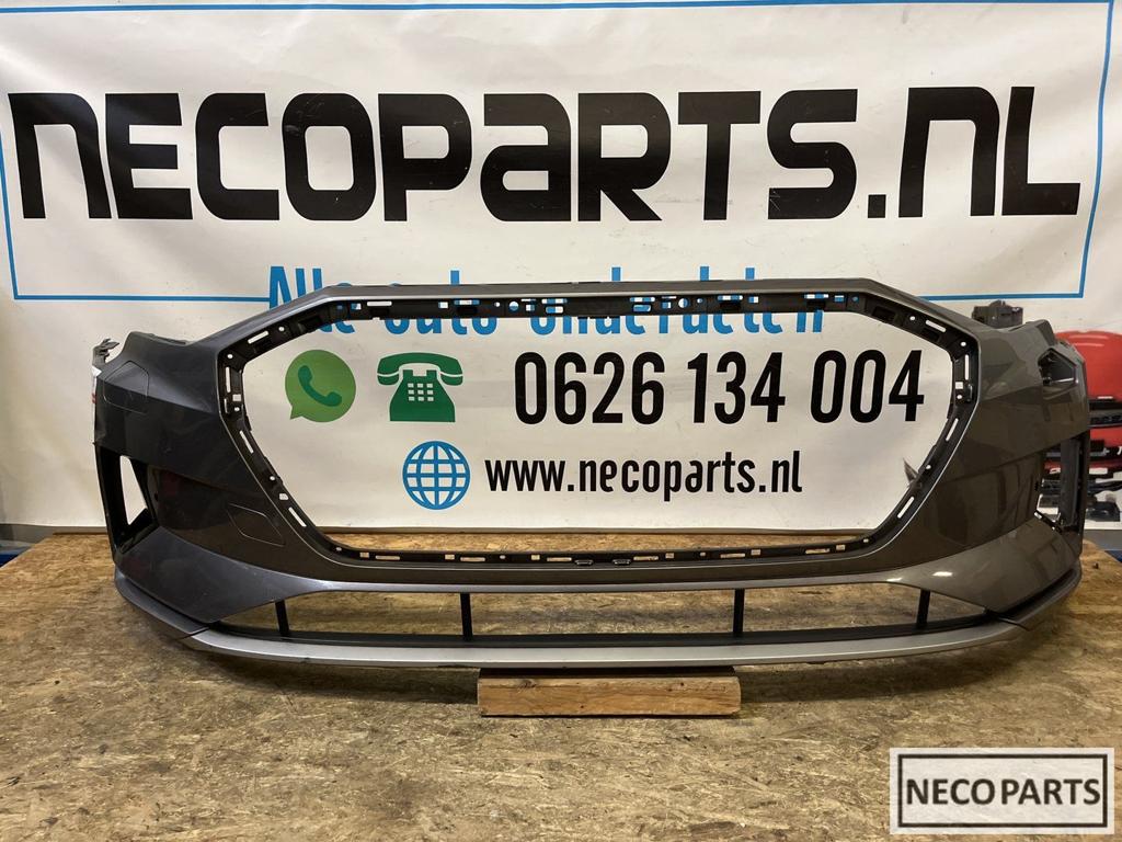 AUDI E-TRON 4KE807733 VOORBUMPER BUMPER ORIGINEEL, Gebruikt, -, Voor, -