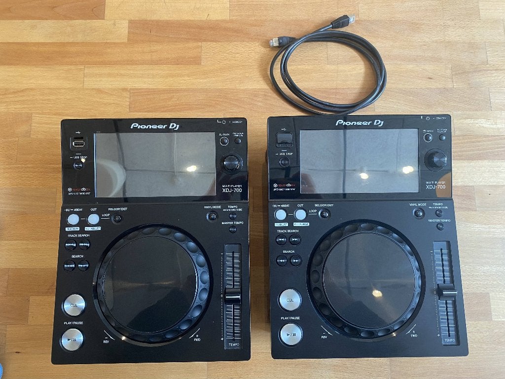 2x Pioneer DJ XDJ-700 + 2x Flight Bag, Ophalen, Zo goed als nieuw, Dj-set, Pioneer