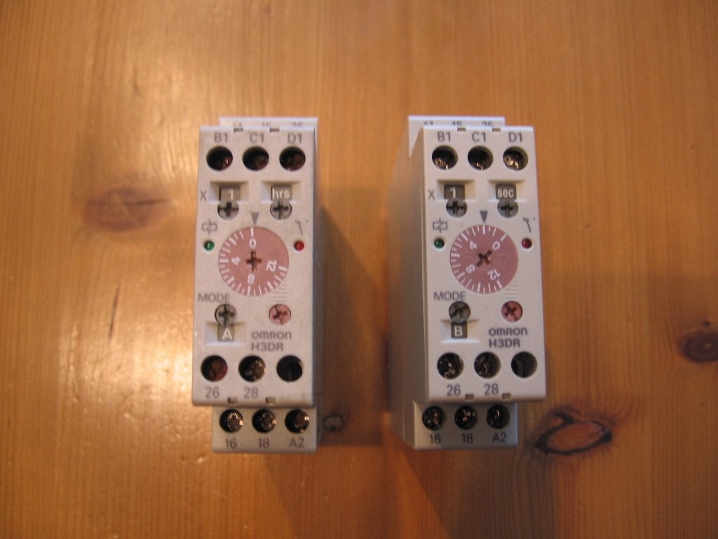 Omron timer H3DR-A tijdrelais., Ophalen of Verzenden, Gebruikt