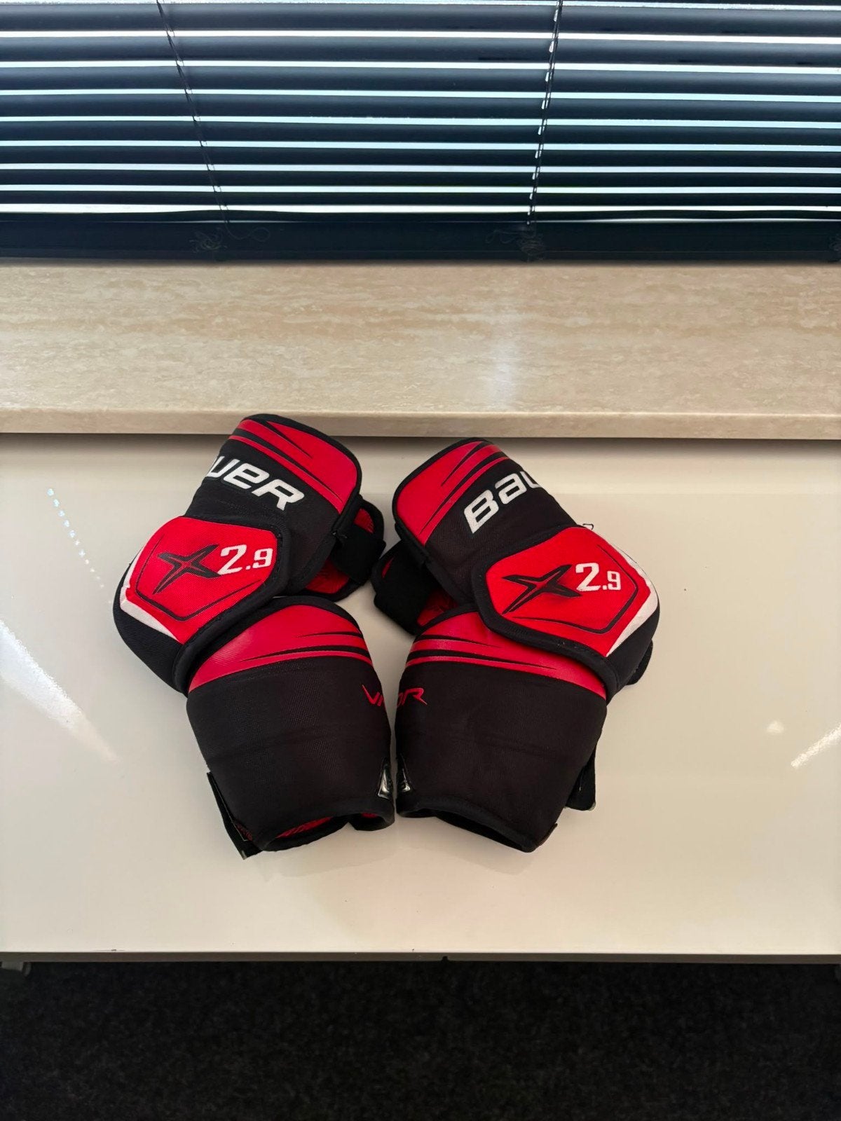 Bauer Vapor 2.9 elleboogbeschermers, Ophalen, Gebruikt