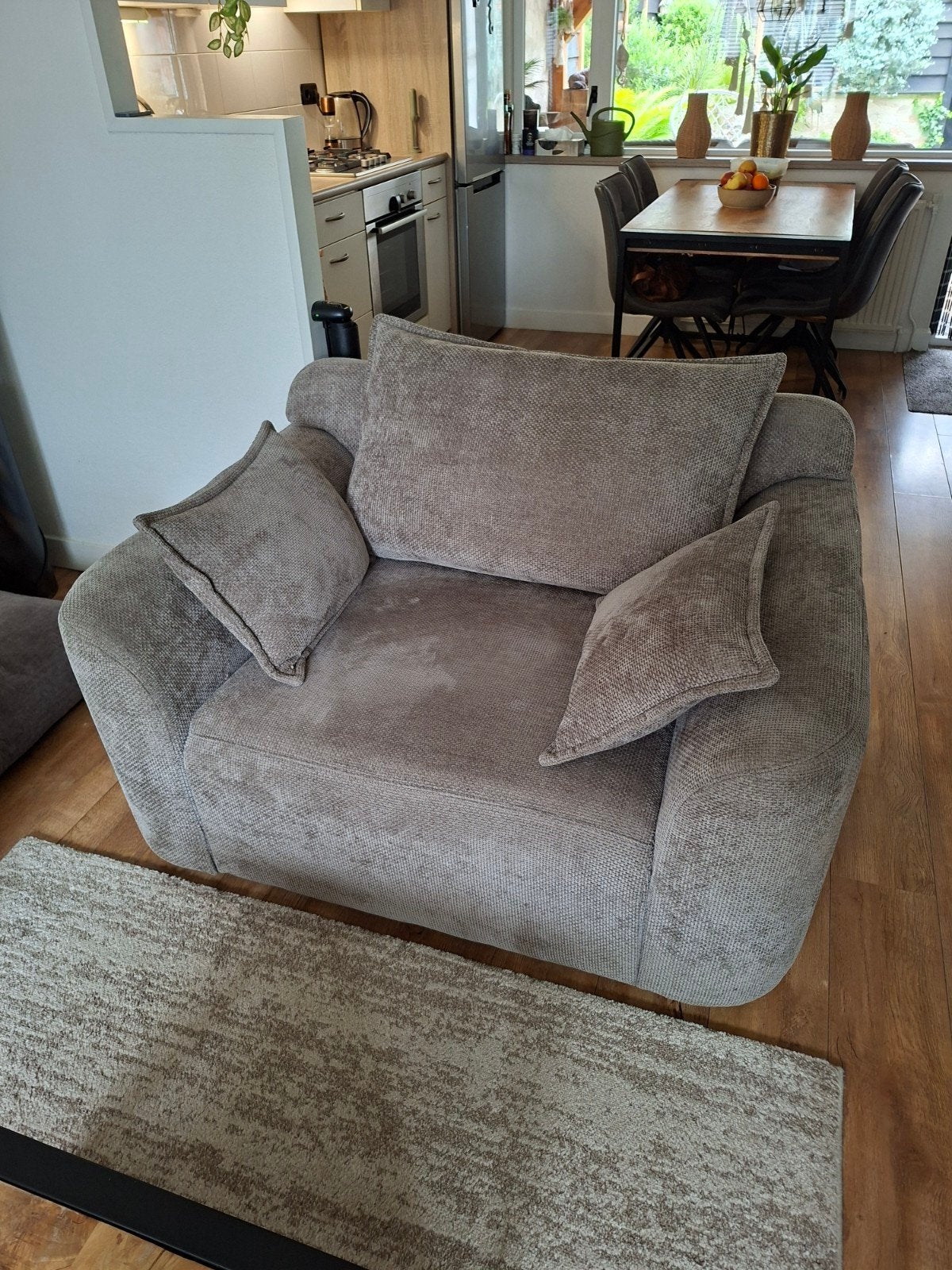 Draaibare loveseat, zit en hangt heerlijk, Ophalen, Tweepersoons, 75 tot 100 cm, Zo goed als nieuw