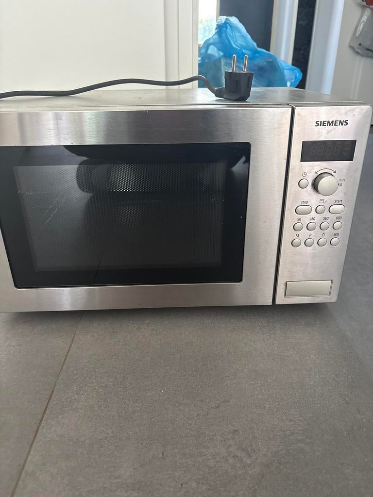 Siemens magnetron - Zilverkleurig en compact, Witgoed en Apparatuur, Magnetrons, Gebruikt, Vrijstaand, Magnetron, Minder dan 45 cm