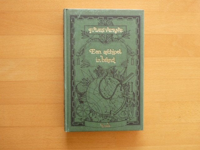 Een archipel in brand Jules Verne, Ophalen of Verzenden, Zo goed als nieuw