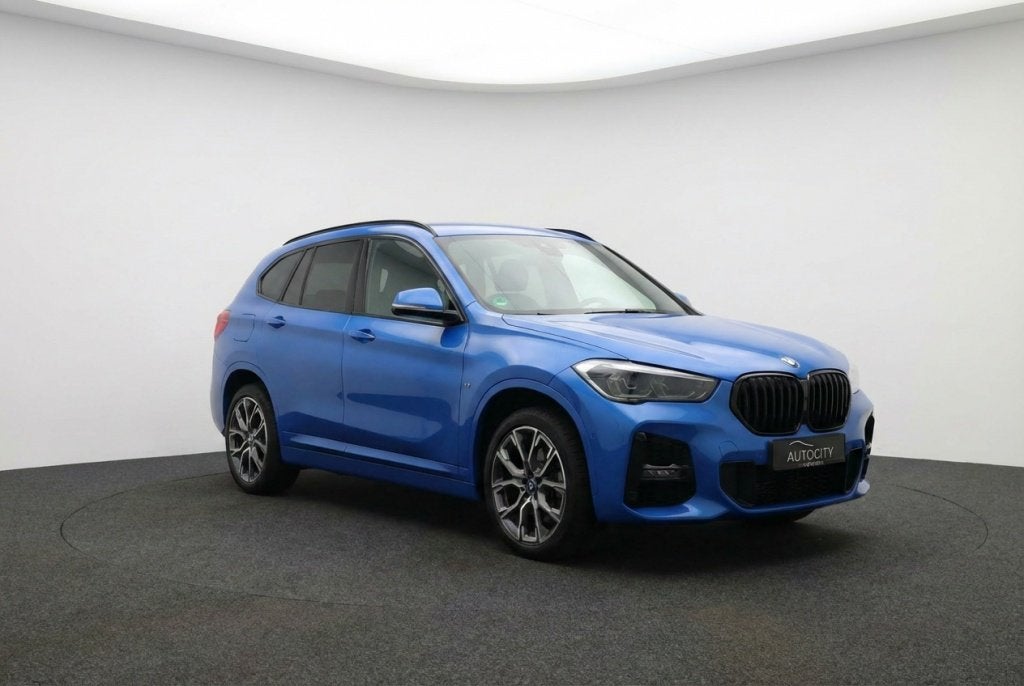 BMW X1 sDrive 20i M Sport Pano l Memory l Trekhaak l Carplay, Auto's, 1998 cc, Euro 6, 4 cilinders, Blauw