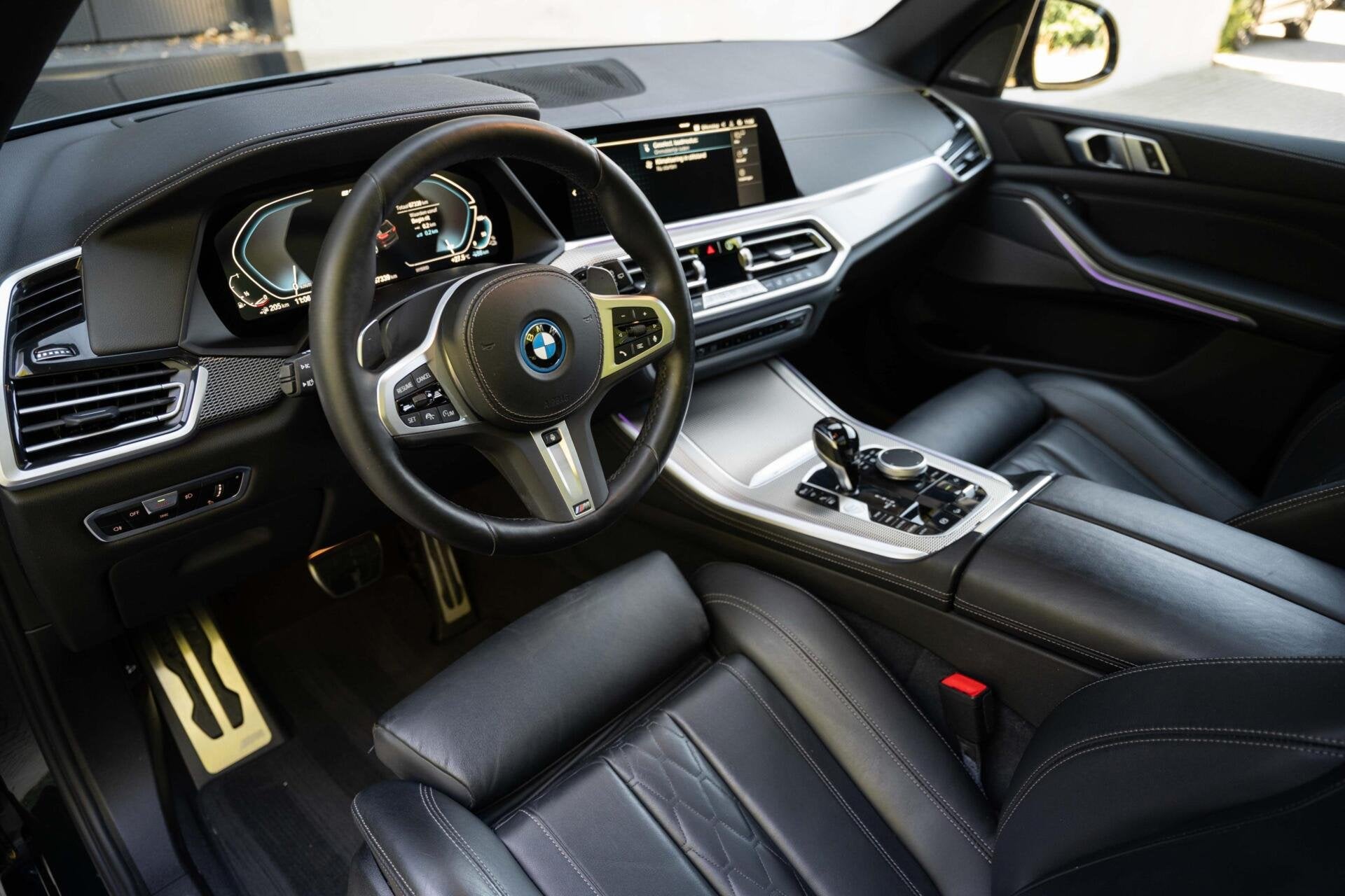 BMW X5 xDrive45e M Sport Pano Softclose HUD H&K Trekhaak 22', Auto's, BMW, Automaat, Gebruikt, 394 pk, Leder
