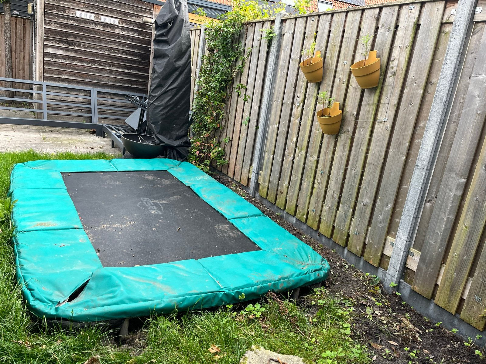 Berg trampoline 190x280 - Gratis af te halen, Ophalen, Gebruikt