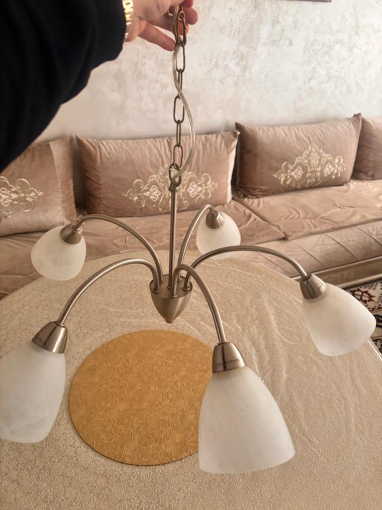 Moderne hanglamp met 5 glazen kappen, Ophalen, Zo goed als nieuw, Glas, 50 tot 75 cm