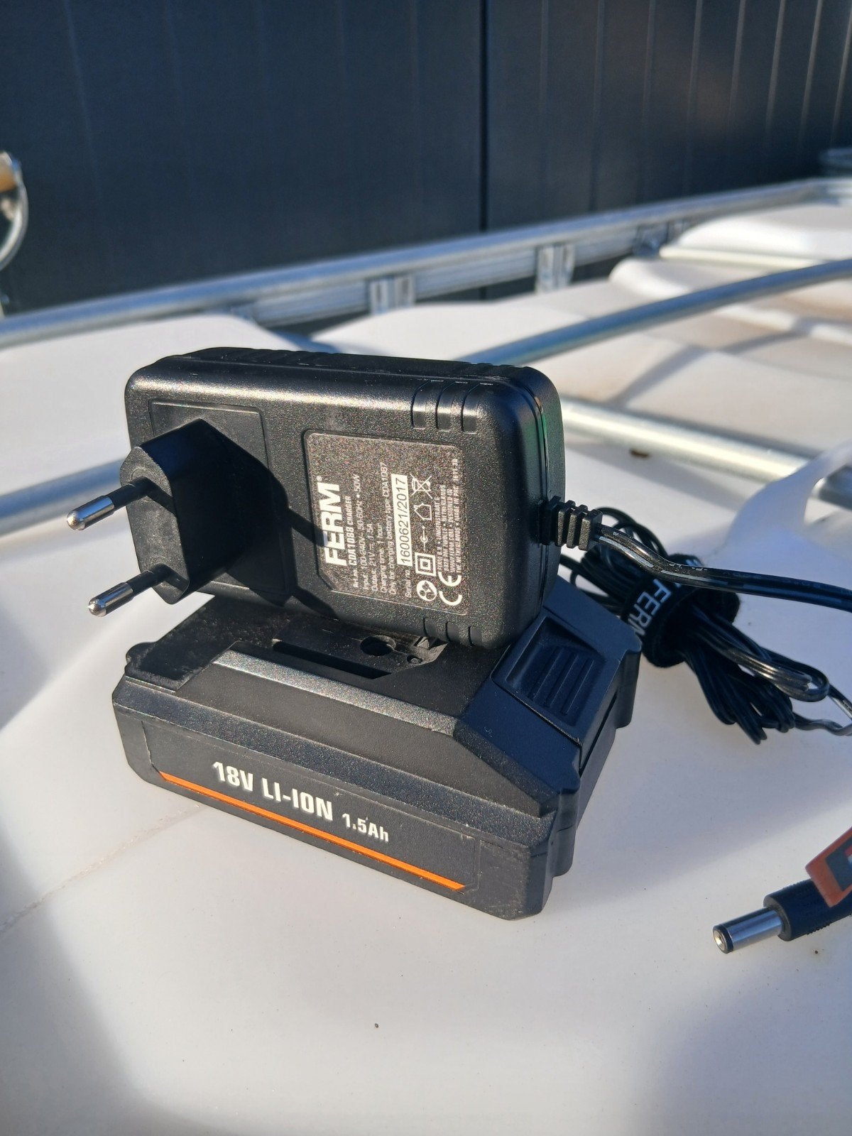 Ferm Oplader met 18V Li-ion Accu, Ophalen of Verzenden, Gebruikt
