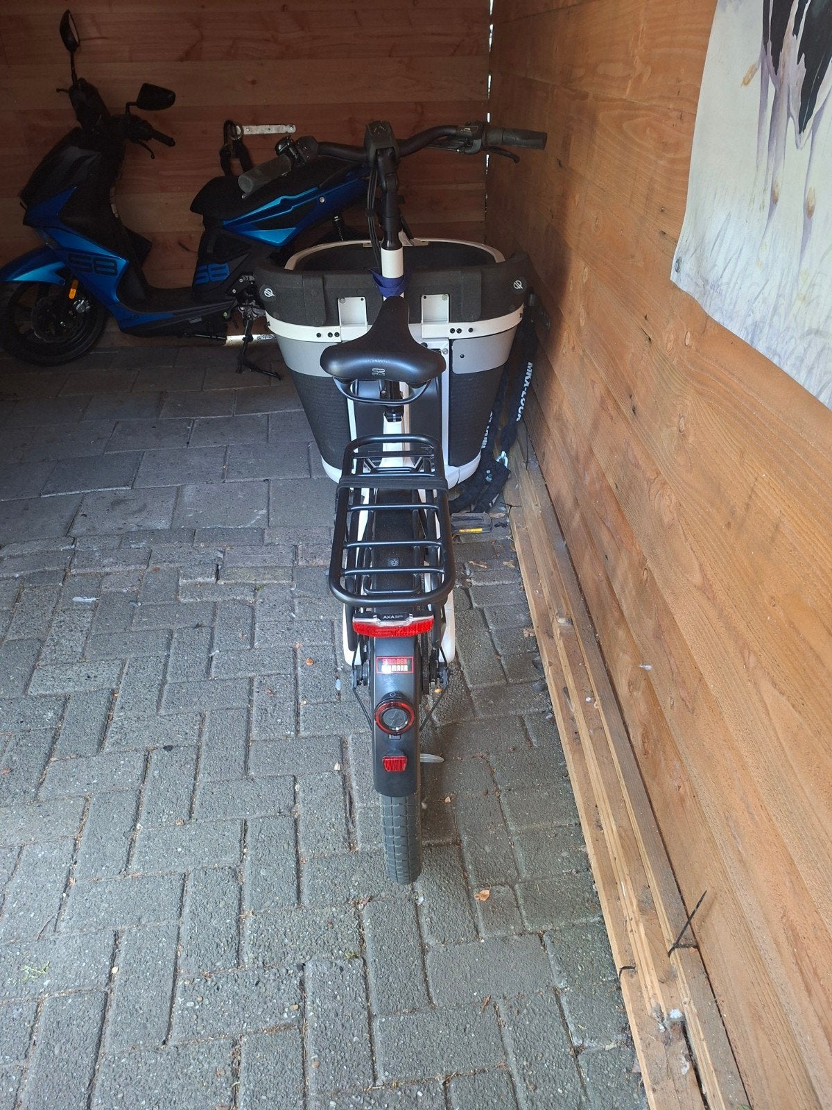 Carqon bakfiets 2023 met twee nieuwe accu's, Fietsen en Brommers, Fietsen | Bakfietsen, Ophalen, Zo goed als nieuw, Schijfrem