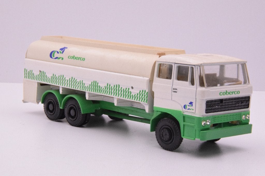 DAF 2800 melkwagen  '' Coberco  ''  Lion Car, Ophalen of Verzenden, Zo goed als nieuw, Bus of Vrachtwagen, Lion Toys