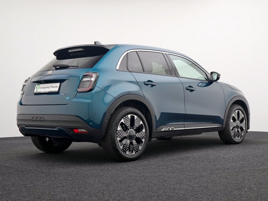 Fiat 600E La Prima 54 kWh | Navigatie | Stoelverwarming | Cr, Auto's, Fiat, Automaat, 0 cilinders, Gebruikt, 157 pk