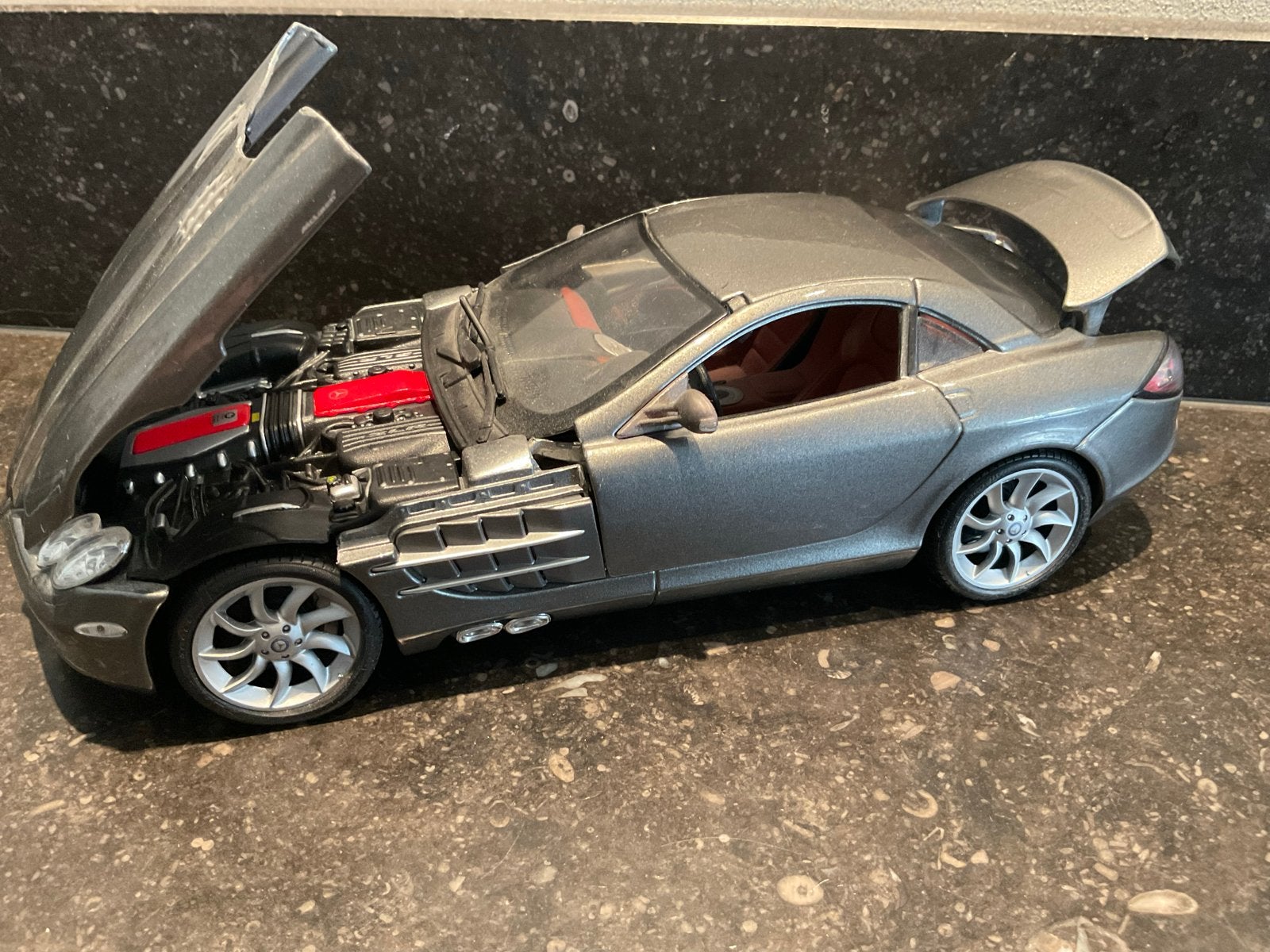 Schaalmodel 1/18 Mercedes Benz SLR McLaren Maisto, Ophalen of Verzenden, Gebruikt, Auto, Maisto
