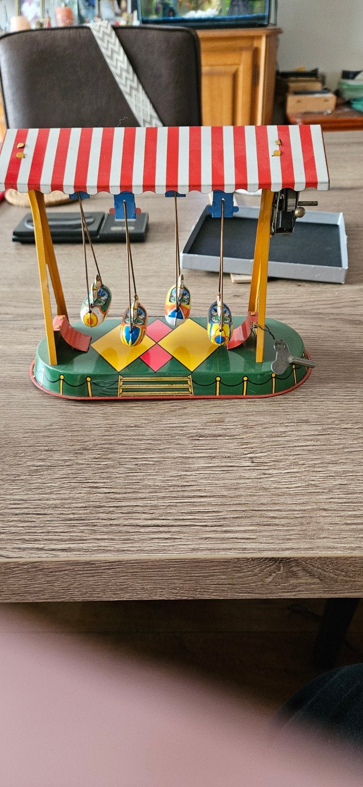Blikken Antieke schommel van JW Nurnberger Bleichspielzeug, Ophalen of Verzenden